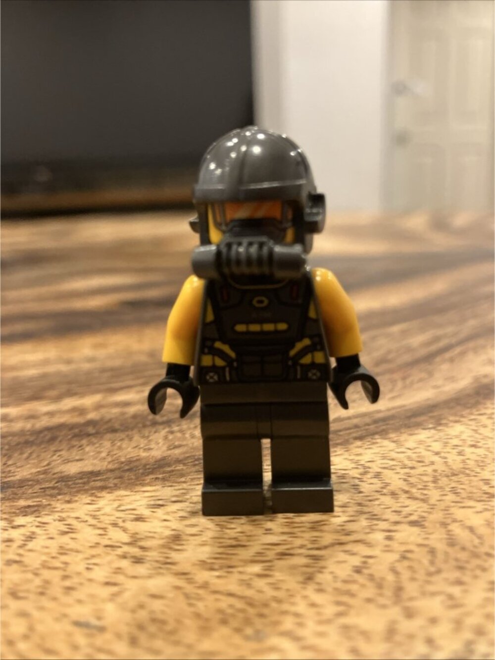 Lego Minifigure ( Authentic )